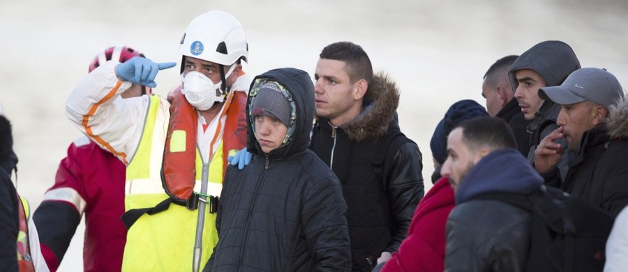 ​Około 1400 migrantów uratowano we wtorek na Morzu Śródziemnym podczas 11 operacji, koordynowanych przez włoską Straż Przybrzeżną. Znaleziono ciała 2 osób, w tym dziecka.
