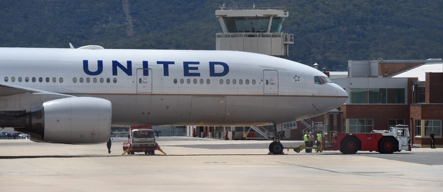 ​Samolot amerykańskich linii lotniczych United Airlines musiał przedwcześnie lądować z powodu przepełnionych toalet - informuje Fox News. Pasażerowie narzekają, że linia w ten sposób zrujnowała im wakacje.