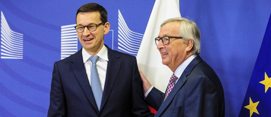 Wbrew pojawiającym się głosom Polska nie wyjdzie z Unii Europejskiej ani nie zostanie objęta sankcjami, jednak w związku ze sporem na linii Warszawa-Bruksela, może stać się "obywatelem UE drugiej kategorii" - pisze "Wall Street Journal".