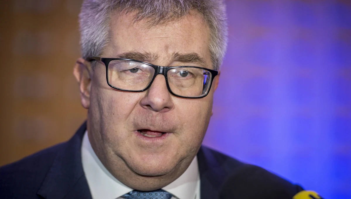 ​Decyzja w sprawie ewentualnego ukarania eurodeputowanego PiS Ryszarda Czarneckiego przełożona. Szefowie grup politycznych dyskutowali dzisiaj nad możliwością pozbawienia Czarneckiego funkcji wiceprzewodniczącego PE za to, że porównał eurodeputowaną PO Różę Thun do szmalcownika w związku z jej udział w krytycznym dla rządu PiS reportażu niemieckiej telewizji.