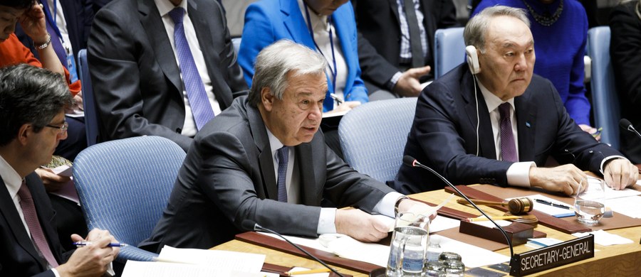 ​Sekretarz generalny ONZ Antonio Guterres oświadczył, że zagrożenie bronią masowego rażenia "wydaje się nabierać siły" i wezwał do intensywniejszej niż dotąd akcji dyplomatycznej na rzecz przeciwdziałania nuklearnym ambicjom Korei Północnej.