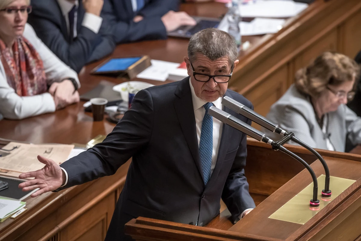 Czeska Izba Poselska pozbawiła immunitetu premiera i przywódcę centroprawicowego ruchu ANO Andreja Babisza oraz szefa klubu poselskiego ANO Jaroslava Faltynka, objętych postępowaniem karnym w związku z  podejrzeniem wyłudzenia dotacji UE. Przeciw uchyleniu immunitetu głosowali tylko deputowani ANO. Głosowanie poprzedziła czterogodzinna dyskusja, w której wystąpili między innymi Babisz i Faltynek. 