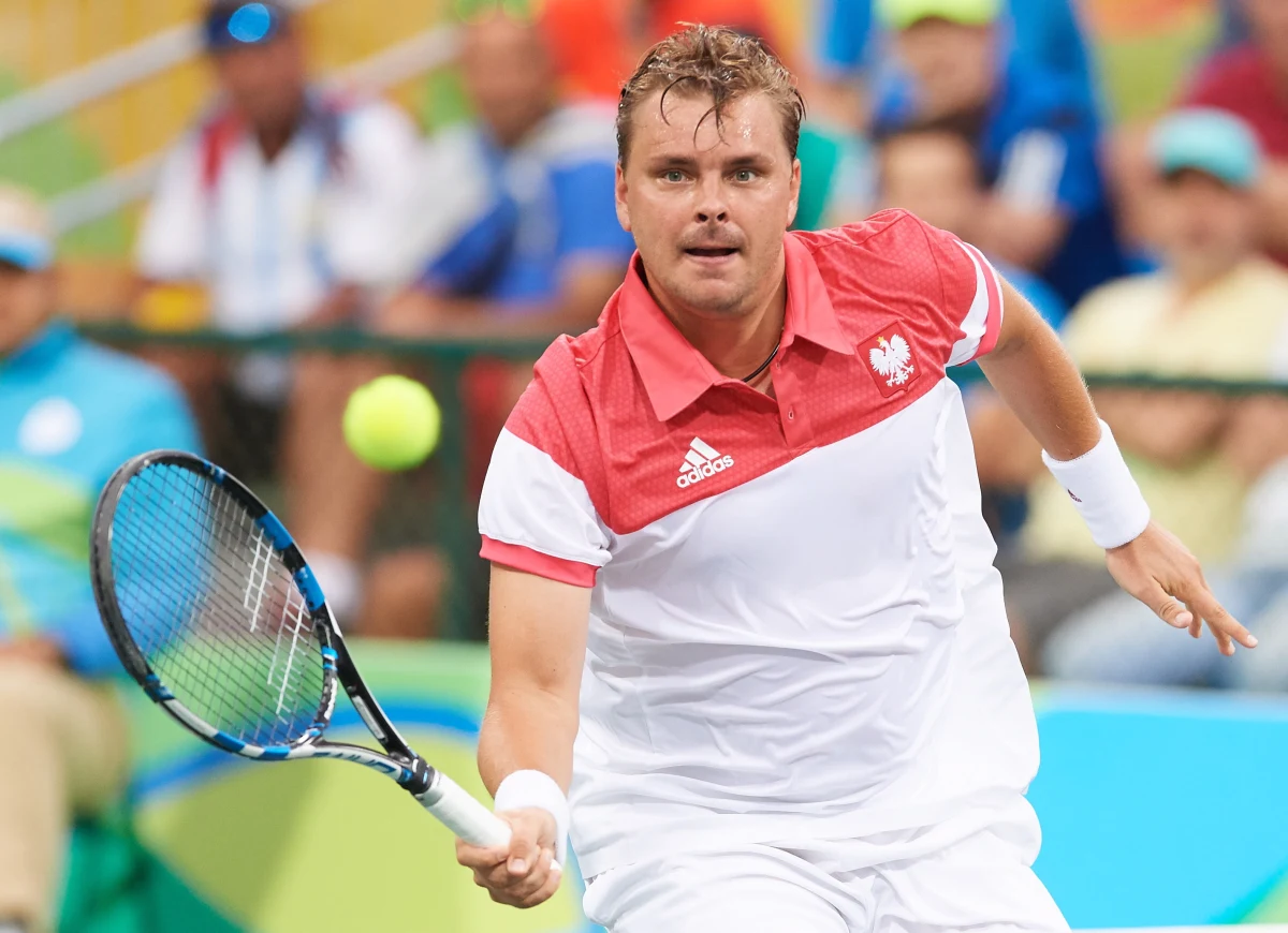 Rozstawieni z "15" Marcin Matkowski i Pakistańczyk Aisam-Ul-Haq Qureshi pokonali Szweda Roberta Lindstedta i Chorwata Franko Skugora 7:6 (7-4), 6:4 w drugiej rundzie debla w wielkoszlemowym turnieju tenisowym Australian Open w Melbourne i awansowali do 1/8 finału.