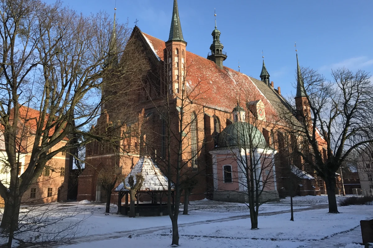 ​W cyklu Twoje Niesamowite Miejsce odwiedziliśmy dzisiaj Warmię i jej najważniejszy kościół - archikatedrę położoną na wzgórzu katedralnym.