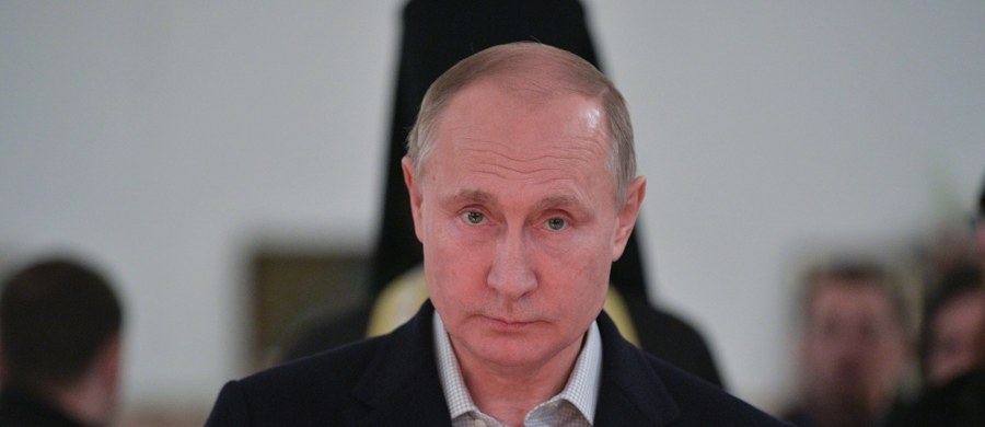 Rzecznik Kremla Dmitrij Pieskow poinformował, że prezydenci Rosji i Ukrainy Władimir Putin i Petro Poroszenko odbywają nieoficjalne spotkania. Doniesienia zdementowało biuro prasowe ukraińskiego prezydenta.