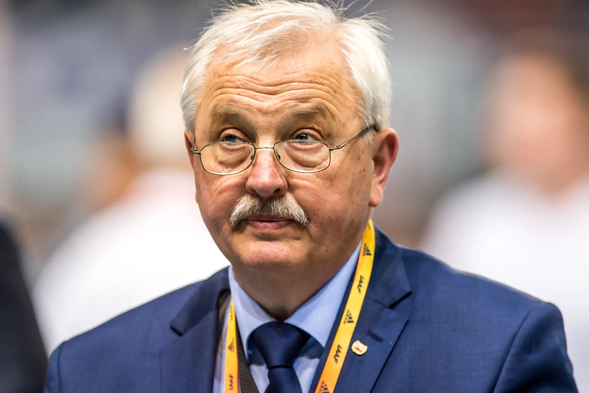 Jako lekkoatleta trochę starszego pokolenia odczuwam presję startego Wunderteamu. Ale jej już nie ma, bo mamy nowy Wunderteam - tak o polskich lekkoatletach na 2,5 roku przed letnimi igrzyskami olimpijskimi w Tokio mówi prezes zarządu Polskiego Związku Lekkiej Atletyki Henryk Olszewski. W rozmowie z dziennikarzem RMF FM Pawłem Pawłowskim opowiada o oczekiwaniach przed Tokio i o nadchodzących lekkoatletycznych mistrzostwach świata i kontynentu.