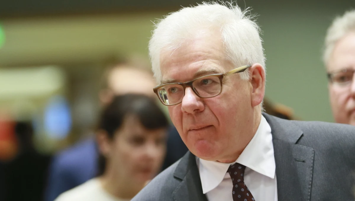 Szef polskiej dyplomacji Jacek Czaputowicz nie rozmawiał z Sekretarzem Generalnym NATO Jensem Stoltenbergiem o sprawie najważniejszej obecnie dla Polski w relacjach z Sojuszem. Podczas spotkania w Brukseli szef polskiego MSZ całkowicie pominął kwestię przyznania Polsce w ramach reformy struktury dowodzenia Sojuszu jednego z natowskich dowództw. "Nie omawialiśmy kwestii dowództwa" - potwierdził w rozmowie z dziennikarzami. A wstępne decyzje w tej sprawie mają zapaść już w przyszłym miesiącu.