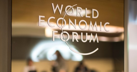 Papież Franciszek napisał w przesłaniu do uczestników Światowego Forum Ekonomicznego w Davos, że człowiek musi znaleźć się w centrum gospodarki w społeczeństwie, które "włącza, jest sprawiedliwe i wspiera". To jest "moralny imperatyw" - podkreślił.