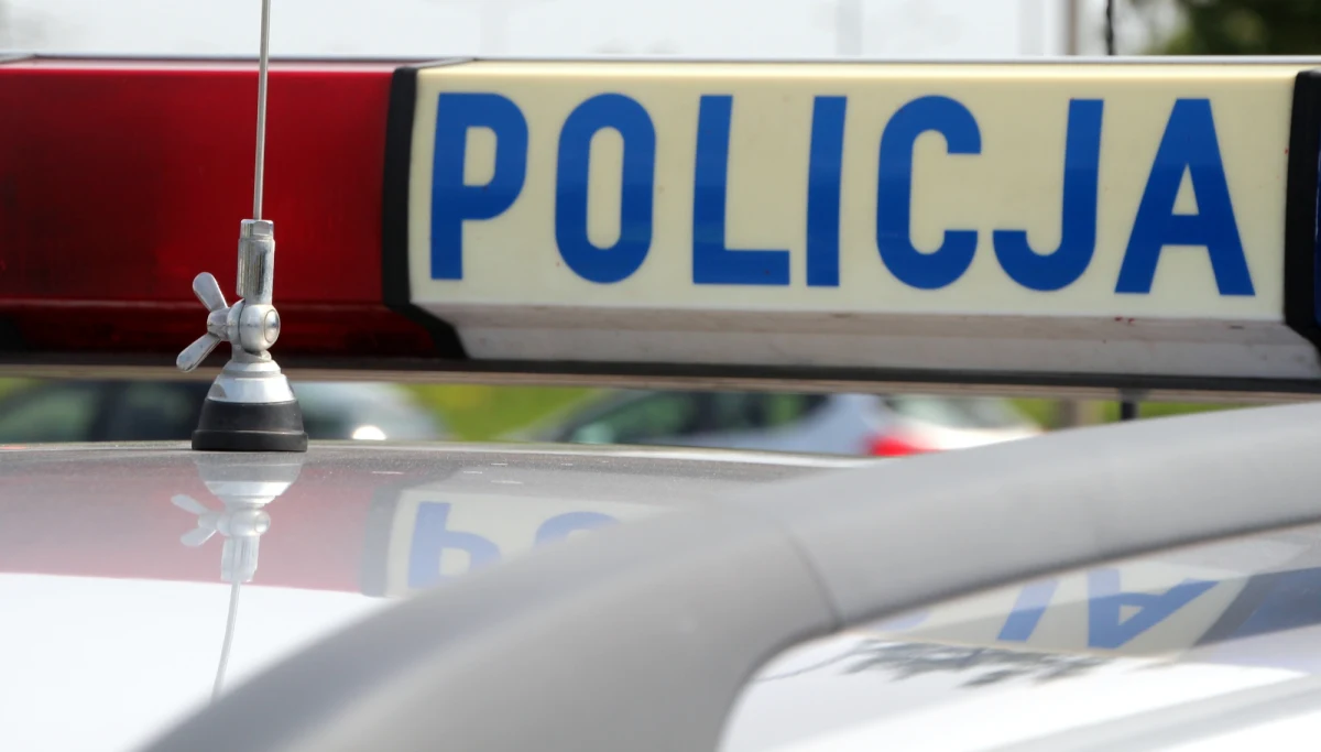 Rodzinna tragedia na Dolnym Śląsku. W mieszkaniu w Lubinie znaleziono ciało niespełna rocznego dziecka. Nie żyje także 12-letnia dziewczynka. Do szpitala trafiła również ich matka. Jak ustalili nasi reporterzy, kobieta chciała zabić swoje dzieci, a następnie popełnić samobójstwo.