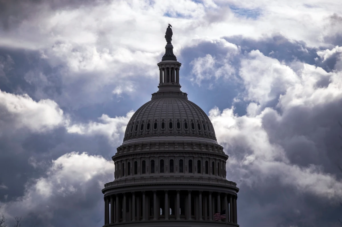 Amerykańskie media twierdzą, że Demokraci stracili wizerunkowo na zawieszeniu działalności rządu (shutdown). Ich wyborcy nie są zadowoleni z kompromisu zawartego z Republikanami.