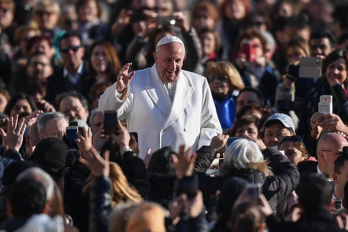 ​Papież Franciszek powiedział, że nie można iść na żaden kompromis w sprawie wykorzystywania dzieci. W ten sposób przywołał swe słowa na temat pedofilii z niedawnej pielgrzymki do Chile i Peru. Mówił też o pladze korupcji, która "niszczy serce". 