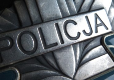 Tragedia rodzinna w Lubinie. "Okoliczności wskazują, że to matka zadała dzieciom ciosy"