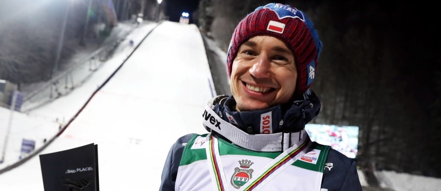 Jedenastu reprezentantów Polski z Kamilem Stochem na czele wystartuje w zawodach Pucharu Świata w skokach narciarskich na Wielkiej Krokwi w Zakopanem. W sobotę odbędzie się konkurs drużynowy, a w niedzielę indywidualny.