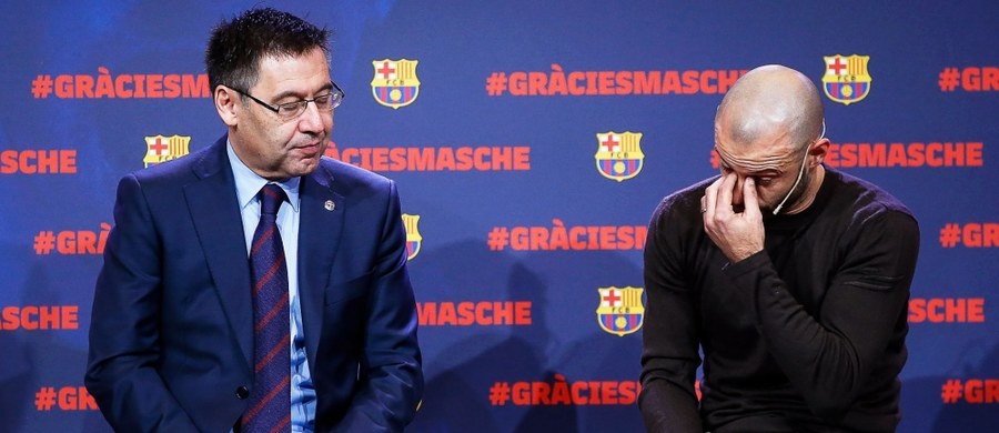 Barcelona oficjalnie pożegnała Javiera Mascherano. 33-letni Argentyńczyk opuszcza klub po 7,5 roku. W barwach "Dumy Katalonii" rozegrał 334 mecze i zdobył 18 tytułów, w tym dwukrotnie triumfował w Lidze Mistrzów. Zobaczcie, jak na Camp Nou żegnano obrońcę!