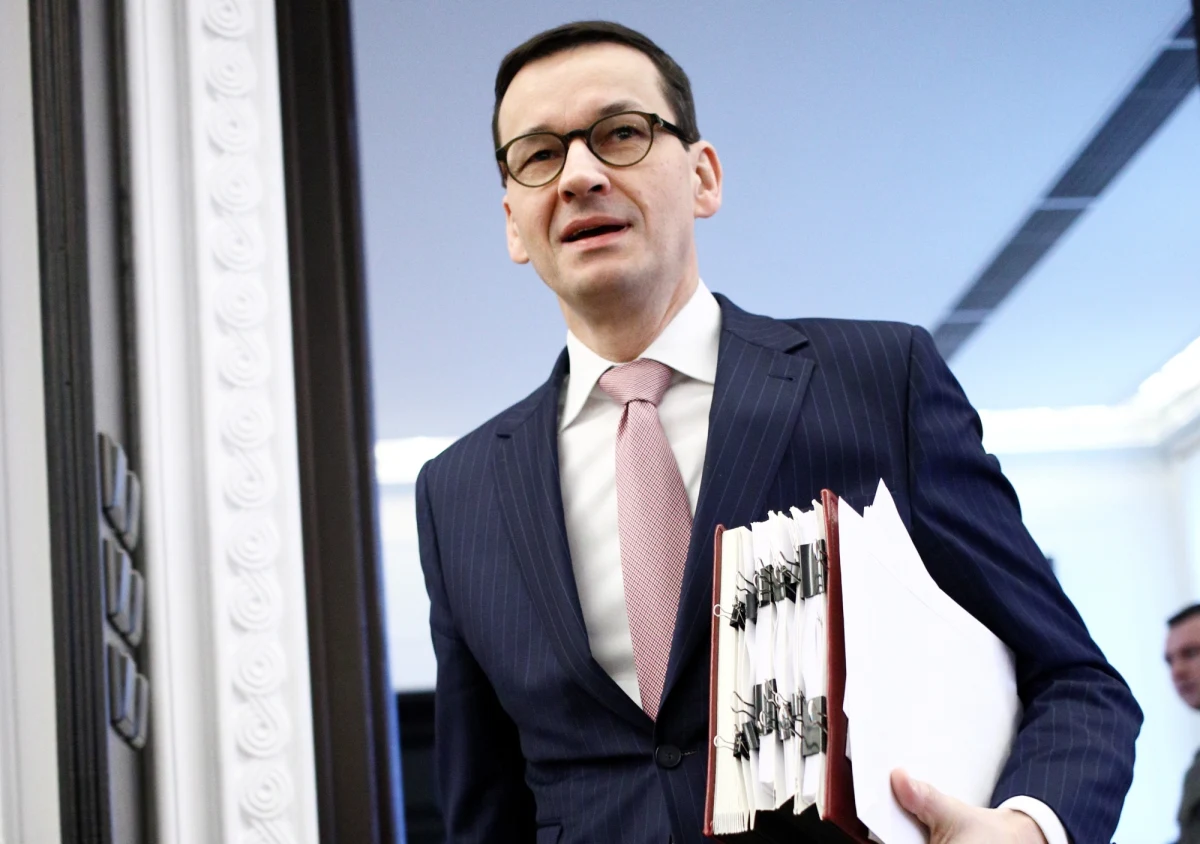Zgadzamy się, że gazociąg Nord Stream 2 jest zagrożeniem dla bezpieczeństwa w regionie - powiedział premier Mateusz Morawiecki po spotkaniu w Davos z sekretarzem energii USA Rickiem Perrym. Ujawnił również, że w czasie czwartkowych rozmów z premierami Norwegii i Danii poruszy kwestię budowy połączenia Polski ze złożami gazu na szelfie norweskim.