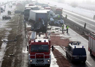 Prokuratura zawiesza śledztwo ws. karamboli, bo… nie doczekała się opinii biegłych