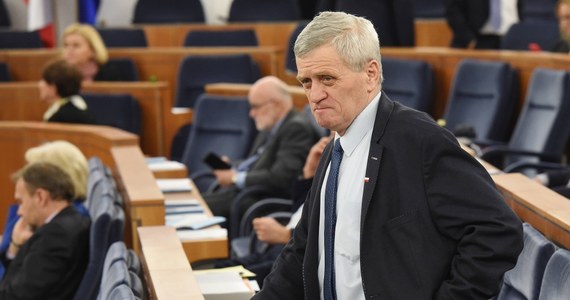 Stanisław Kogut, który w czwartek stawił się w katowickiej prokuraturze, usłyszał zarzuty. Senator jest jednym z podejrzanych w sprawie korupcyjnej.