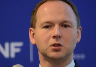 Szef KNF o oszustach finansowych: Analizujemy schematy działań