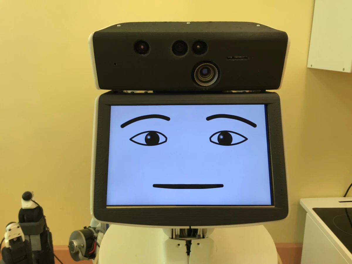 Robot, który ma pomagać osobom chorym na alzheimera na testach. Jeden w lubelskiej klinice neurologii, drugi w Hiszpanii. 