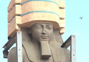 Posąg Ramzesa II przetransportowany. Trafi do nowego muzeum