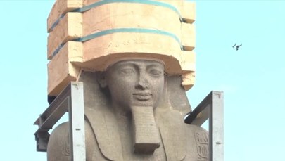 Posąg Ramzesa II przetransportowany. Trafi do nowego muzeum