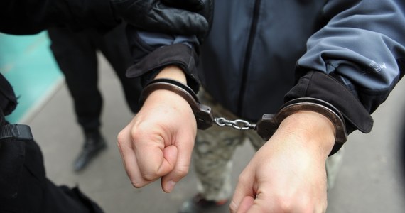 Brytyjska policja aresztowała 13 Polaków podejrzanych o udział w czerpaniu korzyści z współczesnego niewolnictwa i wykorzystywania pracowników. Doszło do tego w Handsworth na przedmieściach Birmingham w regionie West Midlands. 