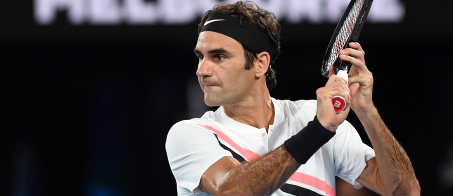 Broniący tytułu Szwajcar Roger Federer po raz siódmy w karierze awansował do finału Australian Open. Piątkowy rywal rozstawionego z "dwójką" tenisisty Koreańczyk Hyeon Chung - jedna z największych niespodzianek turnieju - skreczował przy stanie 6:1, 5:2 dla Szwajcara.
