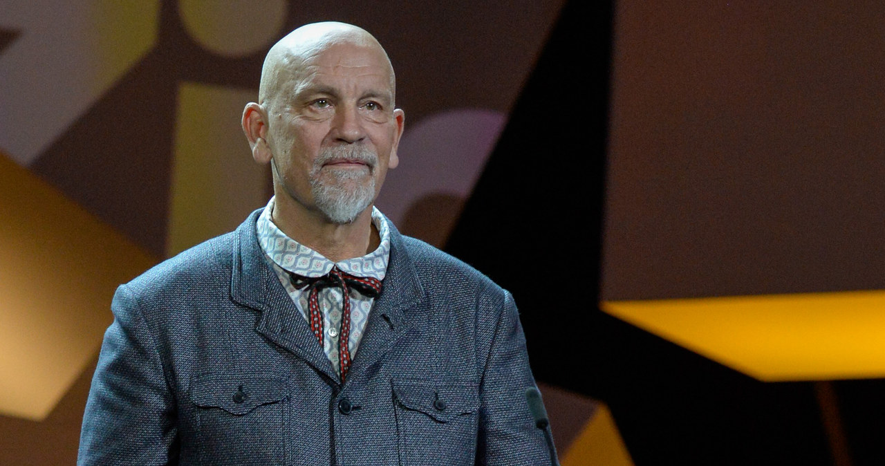 Amerykański aktor John Malkovich dwukrotnie odwiedzi Wrocław w 2022 roku. W czerwcu weźmie udział w zdjęciach międzynarodowej produkcji "Podróż zimowa" w reżyserii Alex Helfrecht. Z kolei w sierpniu wystąpi we Wrocławiu w spektaklu "The Infernal Comedy: spowiedź seryjnego mordercy" w reżyserii Michaela Sturmingera.