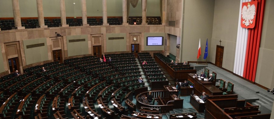 Na zmianę w tej kwestii rodziny ofiar ludobójstwa czekały ponad 70 lat. Aż dziw bierze, że także w Trzeciej RP ekipy rządowe, zwłaszcza te, które zbudowane były na ideałach „Solidarności”, nie potrafiły stanąć na wysokości zadania.