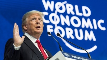 Donald Trump w Davos ostrzegał i namawiał. Przyjęli go powściągliwie, na koniec wygwizdali