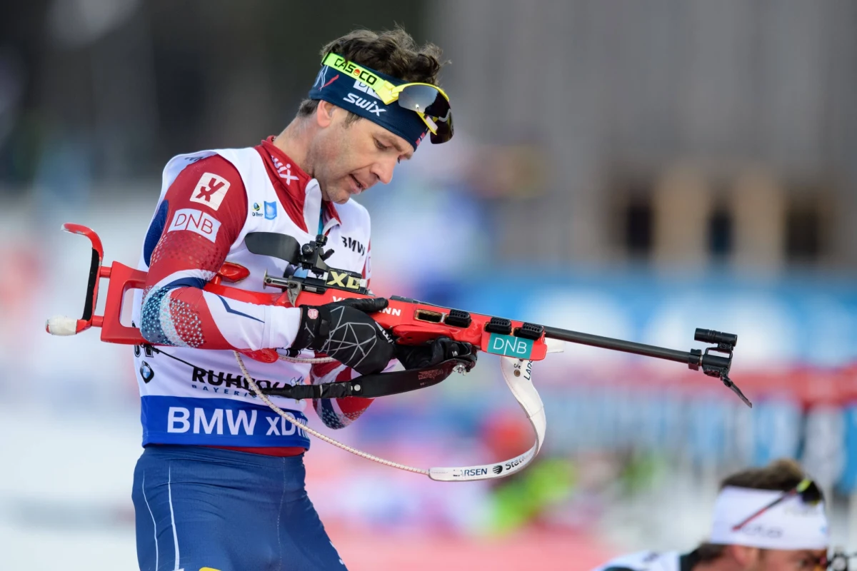 ​Najbardziej utytułowany biathlonista w historii tej dyscypliny, Norweg Ole Einar Bjoerndalen, dla którego norwescy działacze nie znaleźli miejsca w drużynie na siódme w karierze zimowe igrzyska olimpijskie, może pojawić się w Pjongczang jako członek ... reprezentacji Białorusi. Taki plan ma białoruska federacja biathlonu i prowadzi rozmowy z międzynarodowym komitetem olimpijskim (MKOl) w sprawie akredytacji dla Bjoerndalena.
