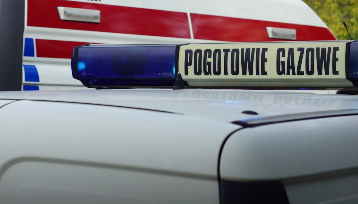 Zatrucie czadem w Oświęcimiu. Z mieszkania przy ulicy Budowlanej strażacy ewakuowali kobietę oraz jej dwie córki w wieku 5 i 8 lat.