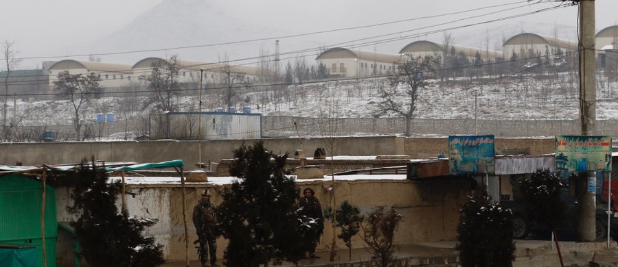 Państwo Islamskie (ISIS) przyznało się do zamachu przeprowadzonego w poniedziałek rano na posterunek w pobliżu akademii wojskowej w stolicy Afganistanu, Kabulu - poinformowała powiązana z tą dżihadystyczną organizacją agencja Amak. Zginęło 11 żołnierzy, co najmniej 16 zostało rannych. 