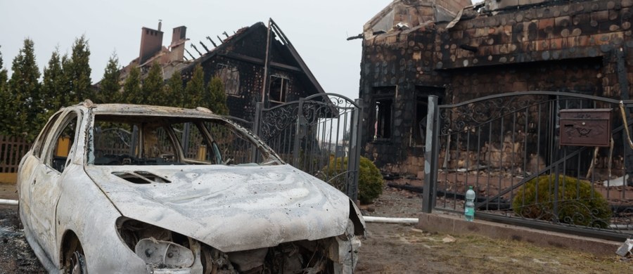 Rządowe zapomogi jeszcze dziś trafią do rąk najbardziej poszkodowanych w wybuchu gazociągu w Murowanej Goślinie w Wielkopolsce - dowiedział się reporter RMF FM. Trzy rodziny, których domy doszczętnie spłonęły, nie zamierzają ich odbudowywać. 