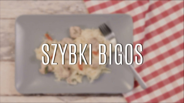 Ponoć im dłużej bigos stoi, tym staje się lepszy. Czy to prawda? Po co czekać, kiedy można zrobić szybki bigos, który będzie równie smaczny, jak ten trzydniowy? Do wykonania szybkiego bigosu będziesz potrzebować m.in. bulionu i kwaśnej śmietany. Jedno jest pewne – nie spędzisz pół dnia przy garnkach. Szybki bigos najlepiej smakuje z polędwiczką wieprzową i chrupiącym chlebem.