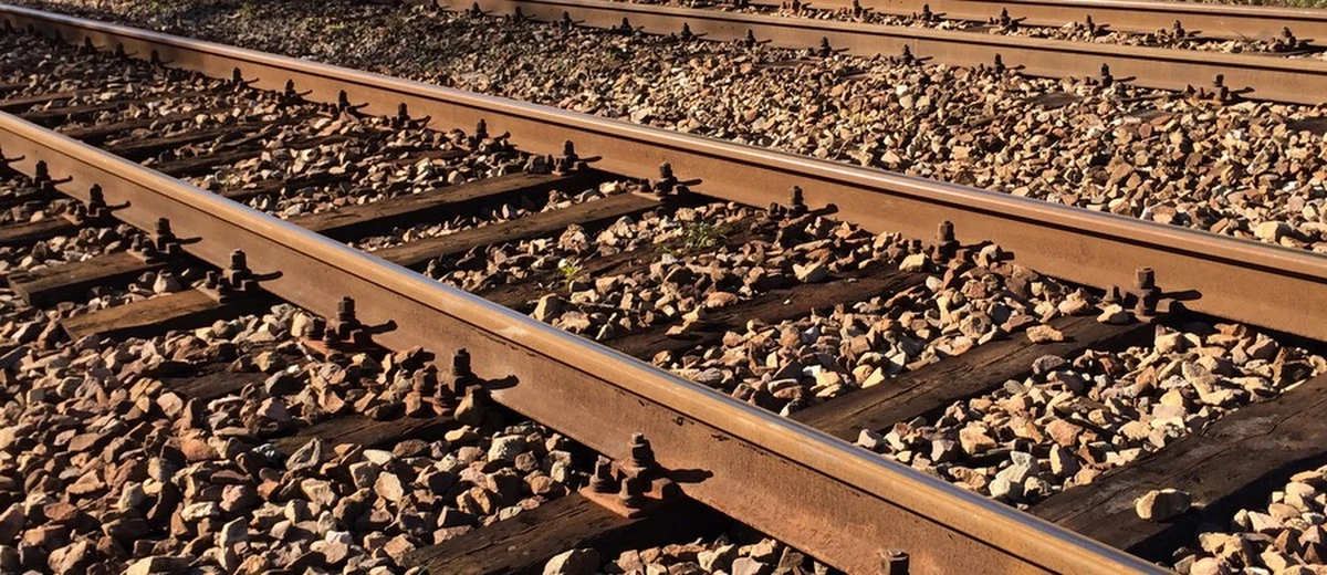 Śmiertelny wypadek na strzeżonym przejeździe kolejowym w Starym Polu w Pomorskiem. Informacje dostaliśmy na Gorącą Linię RMF FM.