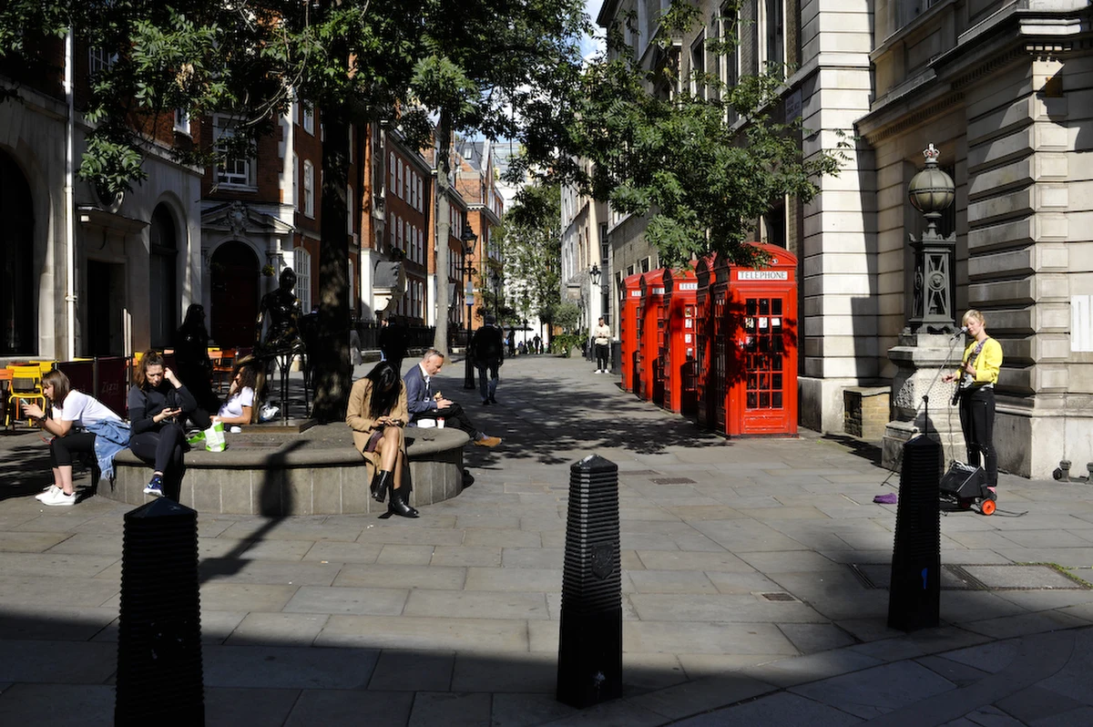 Wielka Brytania z zadowoleniem przyjęła porozumienie w UE w sprawie warunków okresu przejściowego po Brexicie - oświadczył rzecznik premier Theresy May, wskazując na dużą zbieżność stanowisk obu stron. Rzecznik zastrzegł jednak, że  istnieje "pewien dystans" między UE a Londynem - dotyczący więcej niż jednej kwestii okresu przejściowego.