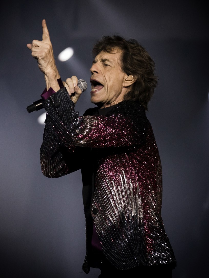 Szykujący się do kolejnych koncertów z The Rolling Stones wokalista Mick Jagger zwiedza Indie, relacjonując podróż w mediach społecznościowych.