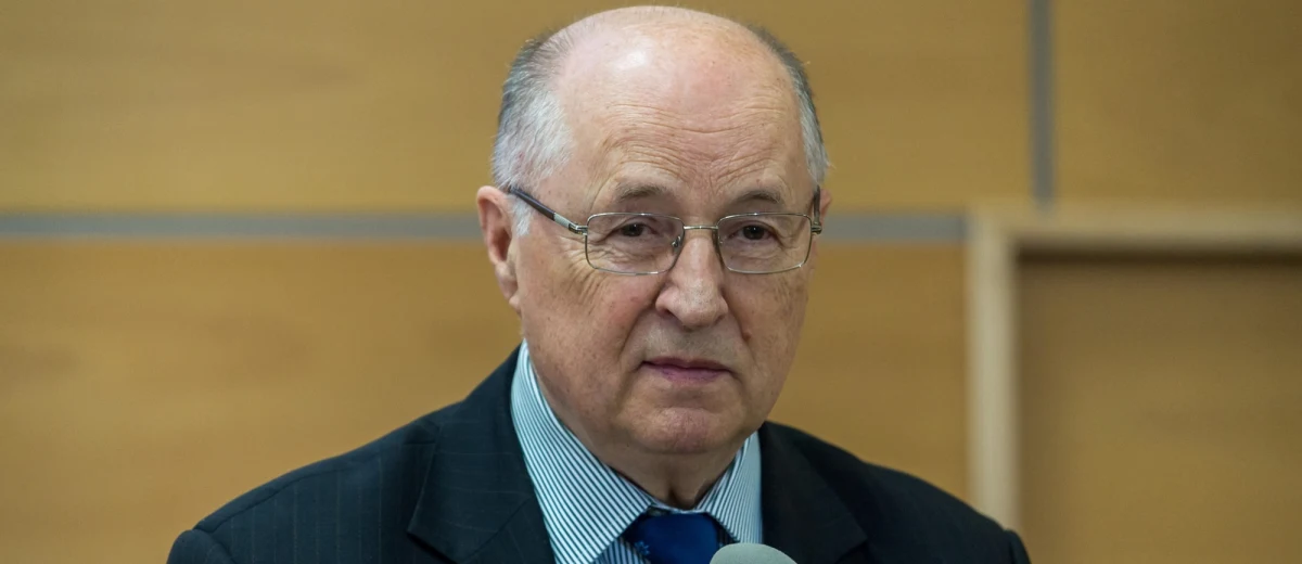 „Nie widzę potrzeby poprawienia nowelizacji (ustawy o IPN - przyp. red.) w Senacie” – mówi w Popołudniowej rozmowie w RMF FM Michał Seweryński, wicemarszałek Senatu z ramienia PiS, prawnik, a także były minister edukacji oraz szef resortu nauki i szkolnictwa wyższego. „Jeżeli chcemy osiągnąć sukces polegający na ochronie Polski przed szkalowaniem, to pełna ochrona musi zawierać te sformułowania, które są w tej ustawie" - tak twierdzi gość Marcina Zaborskiego.