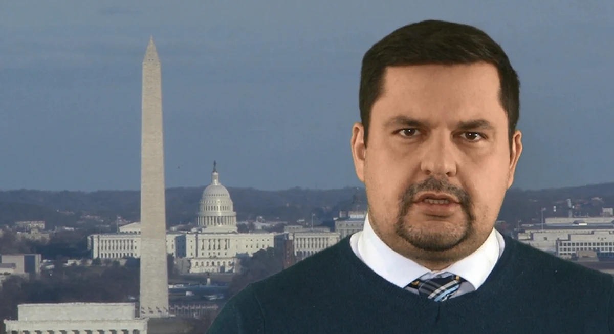 Demokraci żądają wyjaśnień od prezydenta USA. Politycznych przeciwników Donalda Trumpa zastanawia fakt, dlaczego do Waszyngtonu przyjechał szef rosyjskiego wywiadu. To jeden z najbardziej zaufanych ludzi Putina. Co ważne, jest objęty amerykańskimi sankcjami. 