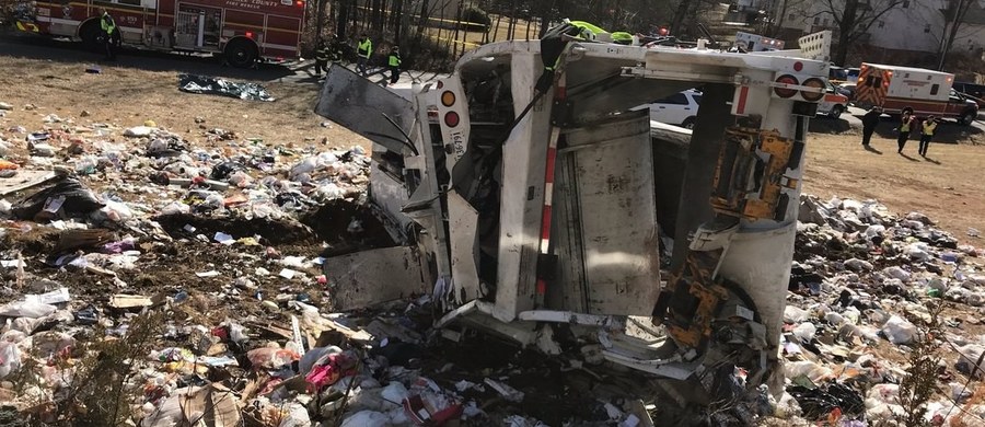 1 osoba zginęła, a 5 zostało rannych w zderzeniu pociągu i ciężarówki w okolicach amerykańskiej miejscowości Crozet w stanie Virginia. 