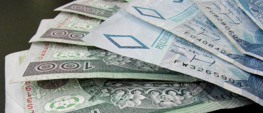 Jest 3-miesięczny areszt dla burmistrza Pułtuska - dowiedział się reporter RMF FM Krzysztof Zasada. Przedwczoraj Krzysztofa N. zatrzymało Centralne Biuro Antykorupcyjne w związku z ustawianiem przetargów. Jest tez podejrzany o przyjęcie 90 tysięcy łapówki. Sąd zdecydował też o areszcie dla jednego z podejrzanych przedsiębiorców. Wobec drugiego odrzucił wniosek prokuratury i zastosował 50 tysięcy złotych kaucji. 