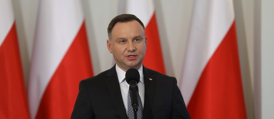 Współprzewodniczący grupy parlamentarnej ds. kontaktów z Polską w Radzie Najwyższej Ukrainy zaapelowali do prezydenta Andrzeja Dudy o zawetowanie zmian do ustawy o Instytucie Pamięci Narodowje, która ich zdaniem jest radykalnie antyukraińska. Pod opublikowanym w czwartek apelem podpisali się deputowani Oksana Jurynec z prezydenckiego Bloku Petra Poroszenki i Mykoła Kniażycki z Frontu Ludowego. 