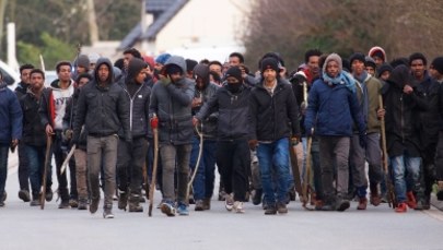 Strzelanina i starcia między imigrantami w rejonie Calais! Kilkanaście osób rannych