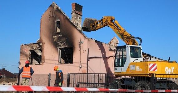 Dziś rozpoczęła się rozbiórka budynków zniszczonych w wyniku ubiegłotygodniowego pożaru w Murowanej Goślinie (Wielkopolskie). W okolicy, w której doszło do wybuchu gazociągu, ze względów bezpieczeństwa wycinane są także nadpalone drzewa.