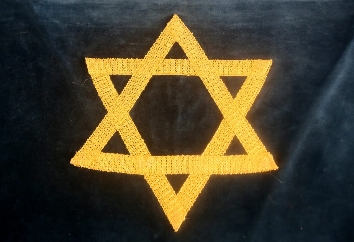 Pamiętnik młodego Żyda Dawida Szpiro z czasów II wojny światowej, w którym m.in. opisuje życie w białostockim getcie, trafił do Galerii im. Sleńdzińskich w Białymstoku. Historycy oceniają, że to bardzo cenny i jeden z niewielu zachowanych dokumentów z tamtego okresu.