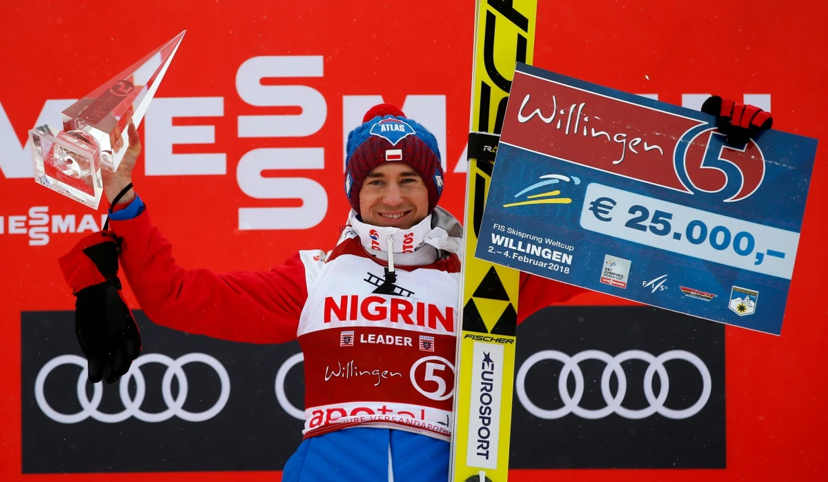 Drugi w konkursie Pucharu Świata w skokach narciarskich w niemieckim Willingen Kamil Stoch bardzo wysoko ocenił próbę Stefana Huli w serii finałowej. "Stefan skoczył bombę" - przyznał Stoch w rozmowie z reporterem TVP. Hula osiągnął 145 m i awansował z 23. pozycji po pierwszej serii na 12.