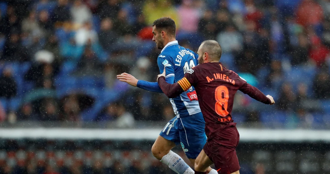 Andres Iniesta goni Leo Baptistao