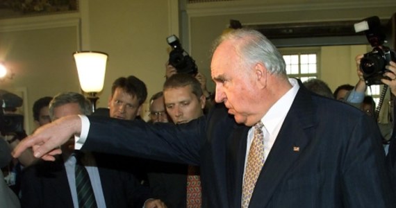 "Były kanclerz Niemiec Helmut Kohl jako początkujący polityk wspierał finansowo organizację pomagającą zbrodniarzom nazistowskim przebywającym w więzieniach" - poinformował niemiecki tygodnik "Der Spiegel", powołując się na nowo odkryte dokumenty.