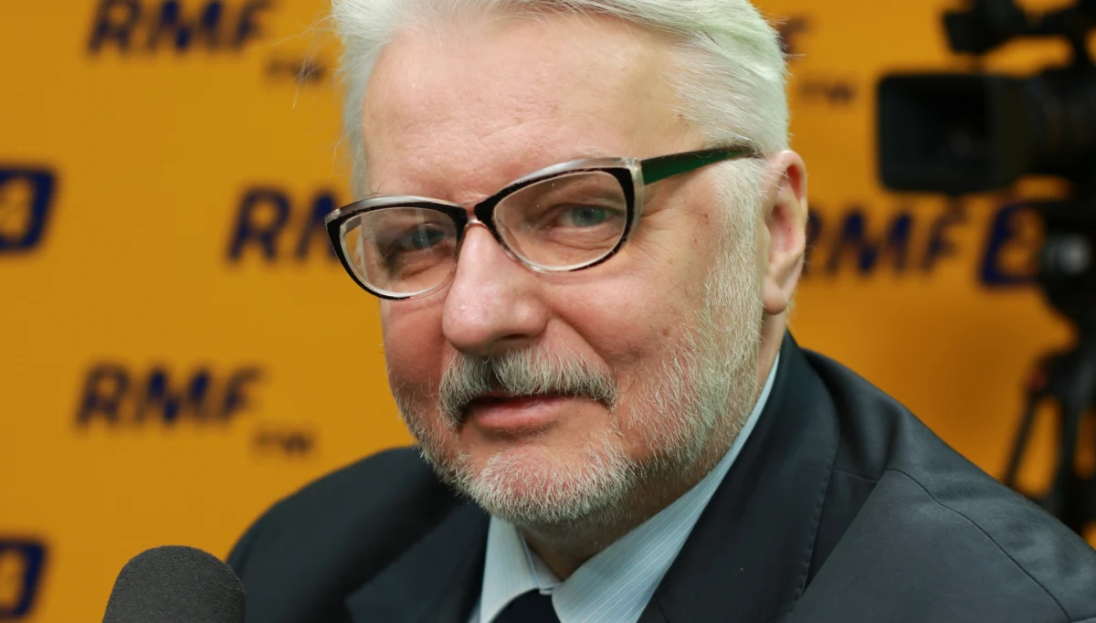 „Sprawa tej ustawy (o IPN – przyp. red.) była procedowana od kilku lat i od kilku lat strona izraelska jej nie akceptowała. MSZ ostrzegało przed tym” – mówił w Porannej rozmowie w RMF FM były minister spraw zagranicznych Witold Waszczykowski. Dlaczego jednak ustawa przeszła, skoro resort dyplomacji przed nią ostrzegał? „Ta ustawa była procedowana przez inny resort, przez Ministerstwo Sprawiedliwości” – powiedział. Były szef dyplomacji przyznał także, że nie nazwałby nowego ministra Jacka Czaputowicza „eksperymentem”. „Dzisiaj każdego nowego ministra czeka wiele problemów, być może niektórych nie do rozwiązania” – mówił. Na pytanie, czy ekspert powinien stać na czele MSZ, odpowiedział: „Czasem prowizorki są bardzo trwałe w życiu, również w Polsce”. Dodał także, że z premier Beatą Szydło umawiał się na zarządzanie dyplomacją przez całą kadencję. „Szkoda, że naszemu rządowi nie dano więcej, niż dwa lata”. Powiedział również, że przez dwa lata prowadził dialog z Komisją Europejską. „Na każdą korespondencję Timmermansa była sążnista odpowiedź ze strony Polski” – mówił gość Roberta Mazurka.